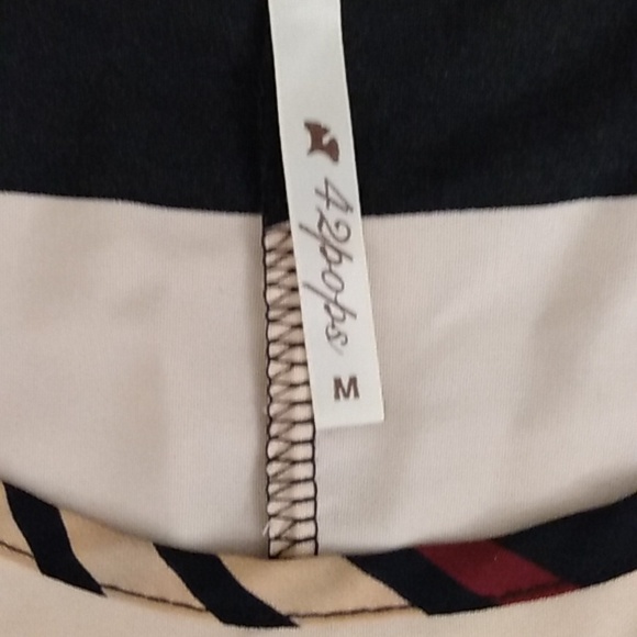 42 pops mini dress/tunic - Picture 3 of 6